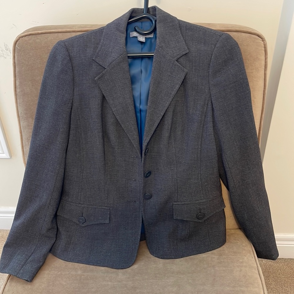 Skirt suit set. Excellent condition.